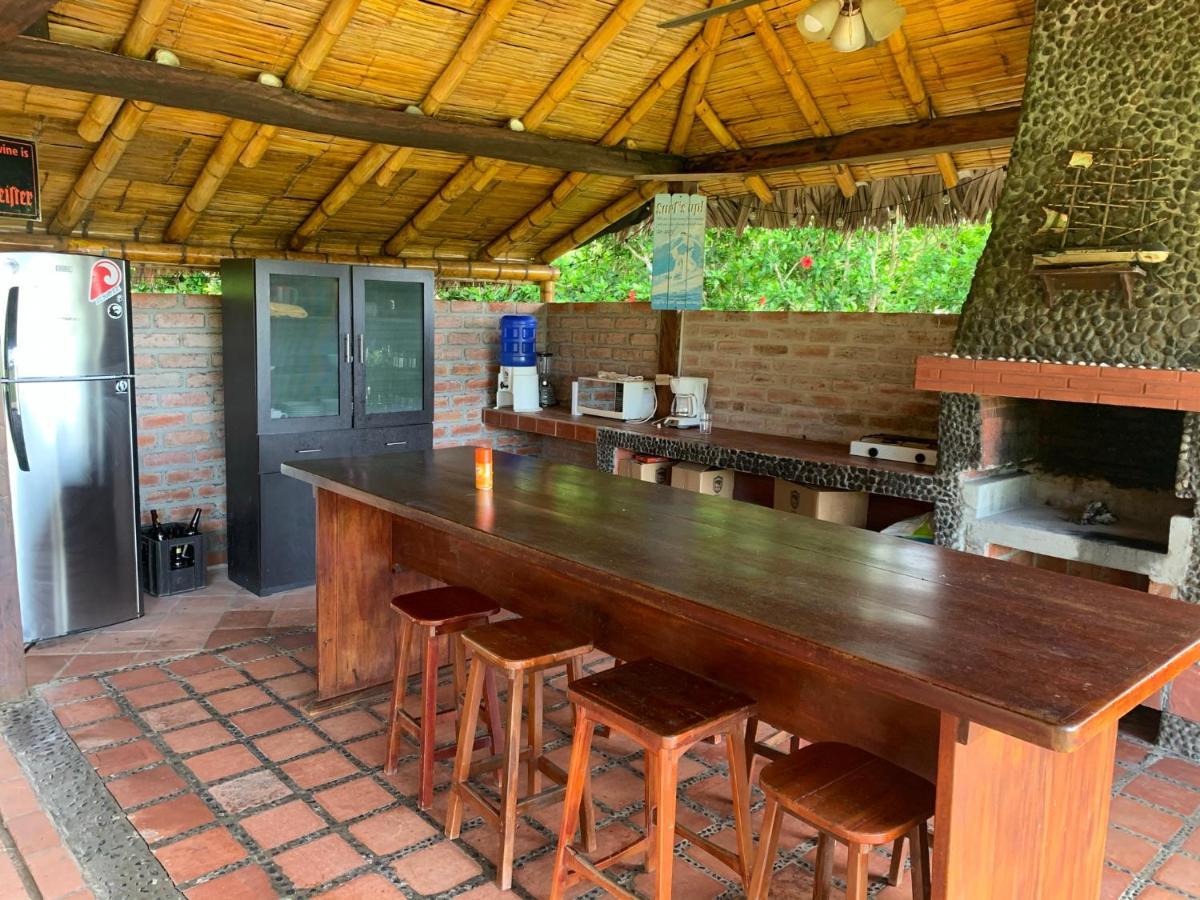 Casa Roja Hostel Montanita Ngoại thất bức ảnh