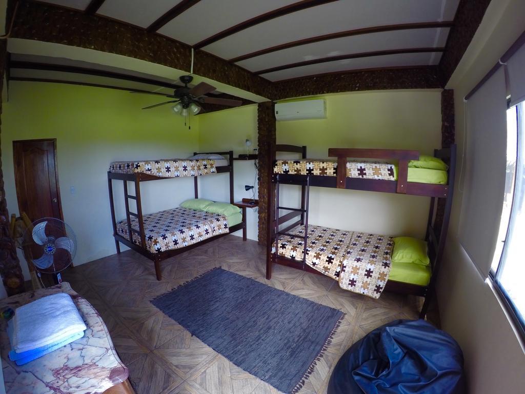Casa Roja Hostel Montanita Ngoại thất bức ảnh