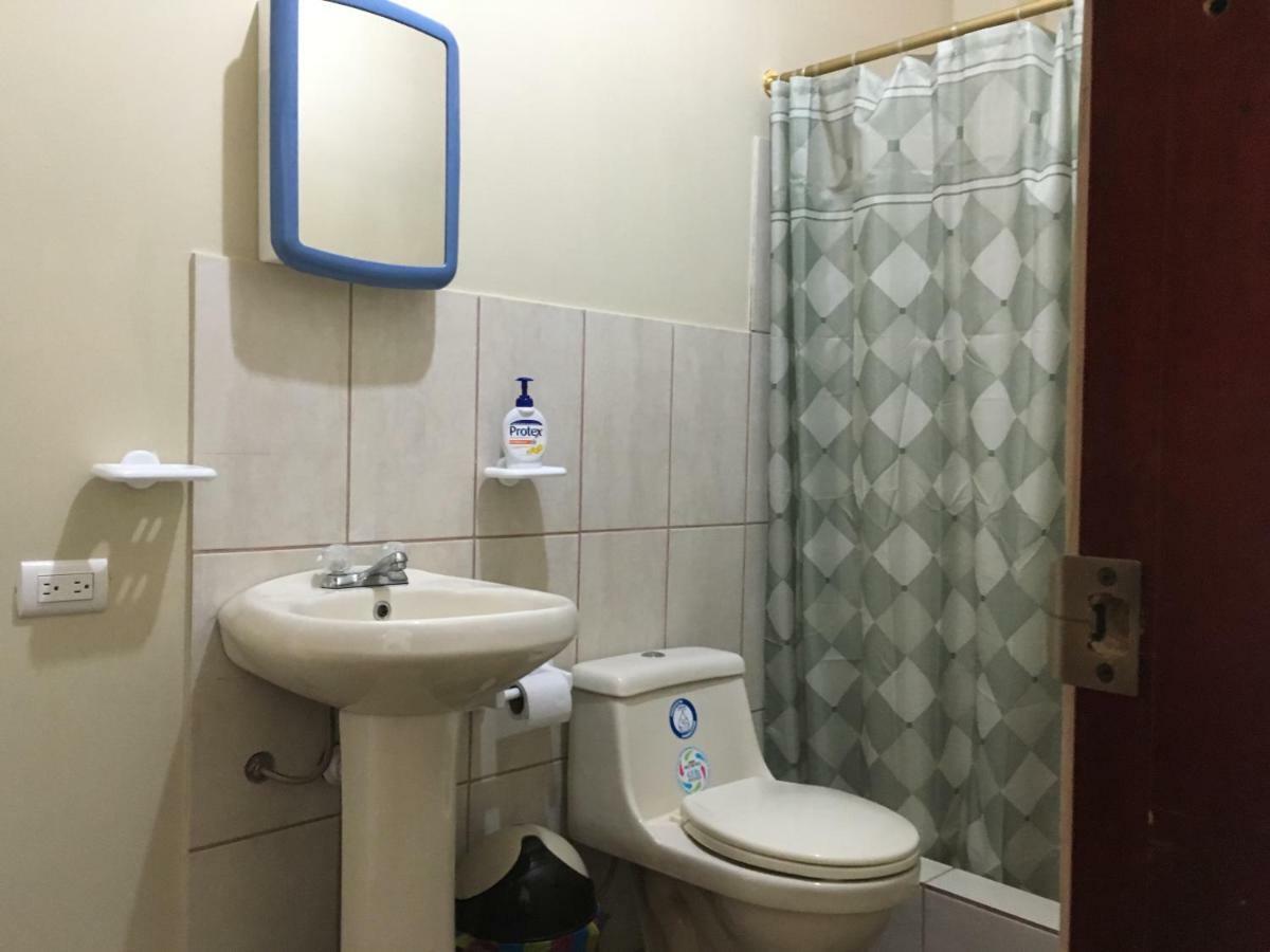 Casa Roja Hostel Montanita Ngoại thất bức ảnh